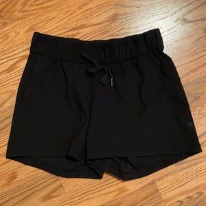 Lululemon on the fly shorts 4